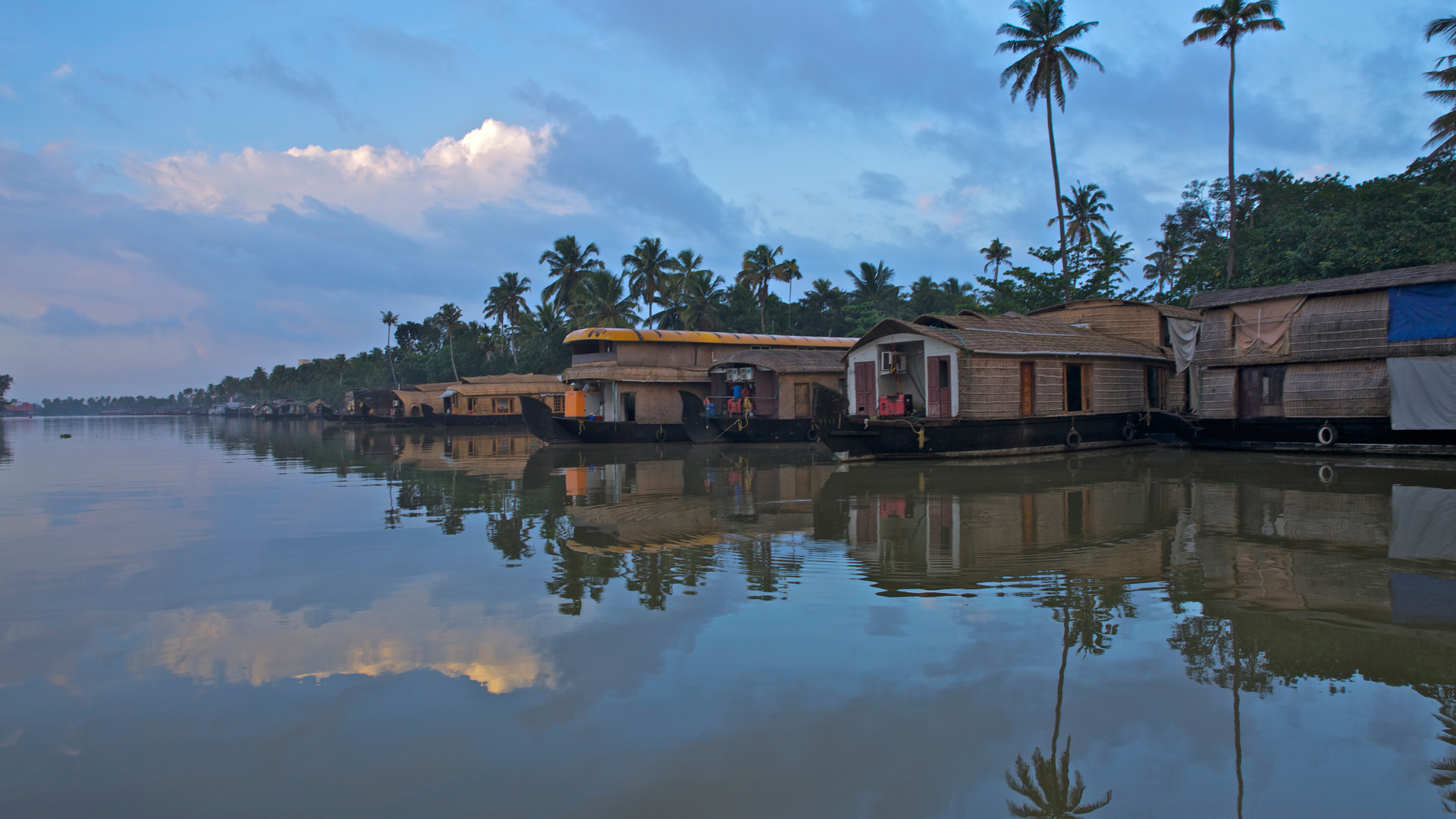 Top 5 Most Romantic Places in India, romantic places in india, best couple destinations in india, best place for couple in india, romantic place for honeymoon, Alleppey Backwaters View