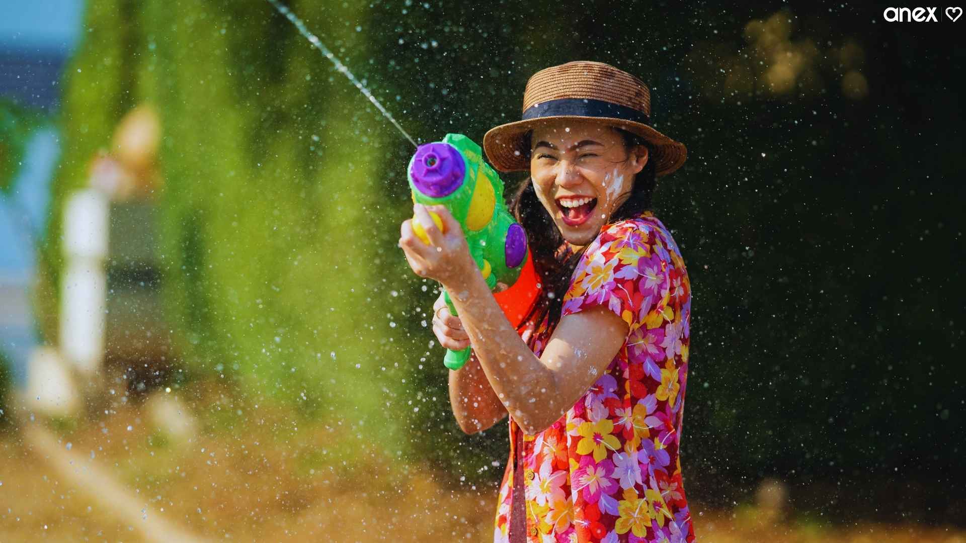 Songkran in Bangkok: Urban Party And Water Fights