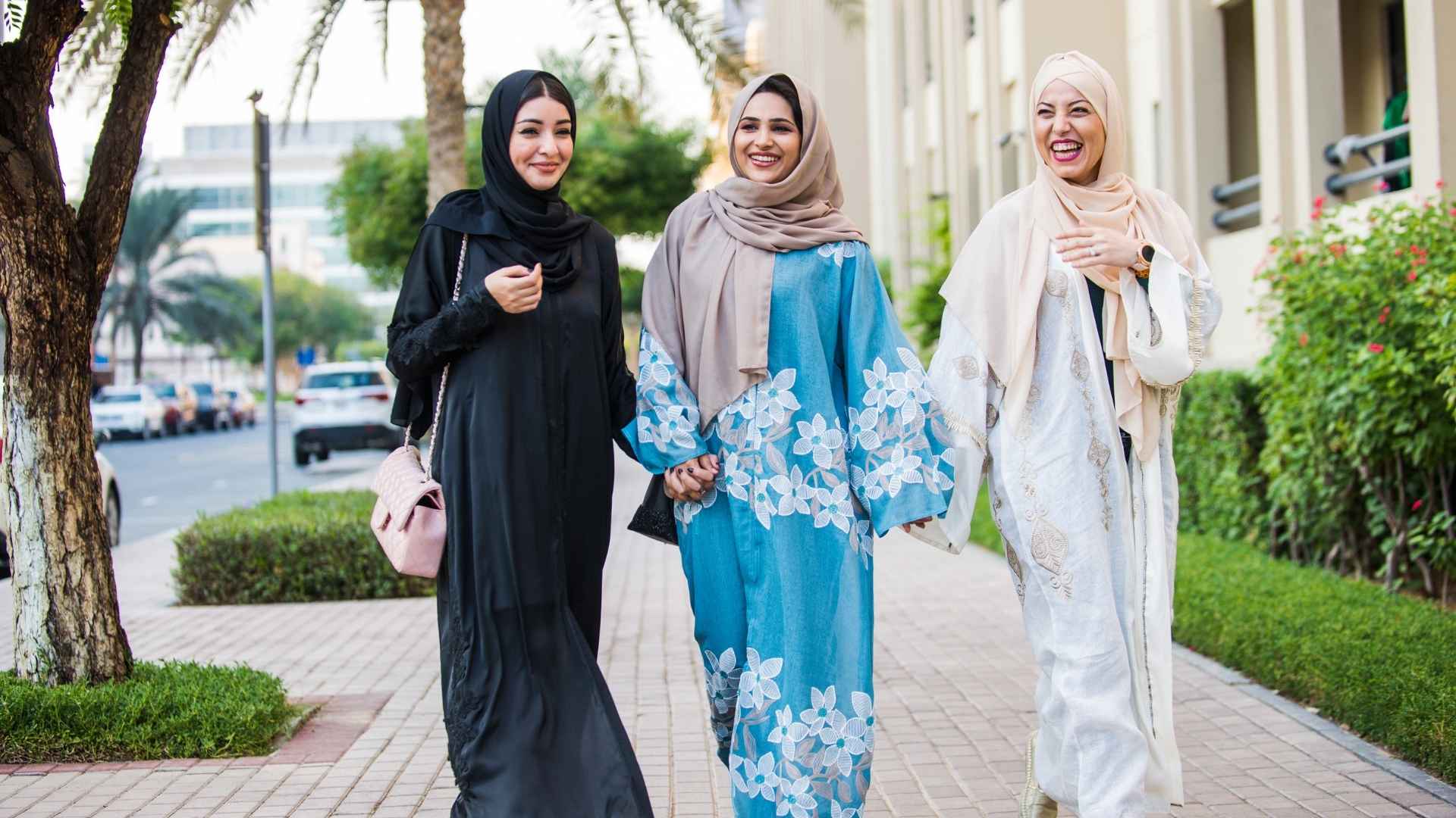 Dubai Packing List, Dressing Respectfully in Dubai