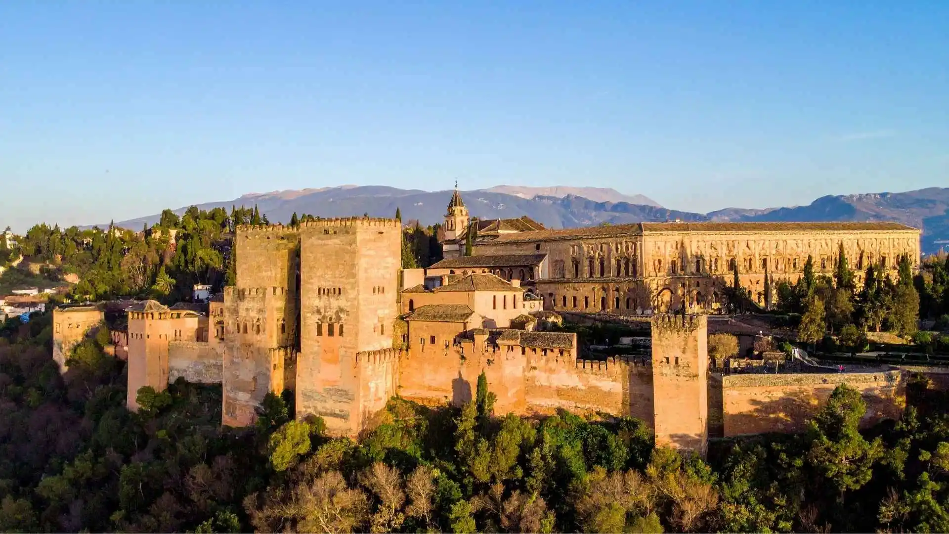 Discover the Beauty of the Alhambra in Granada