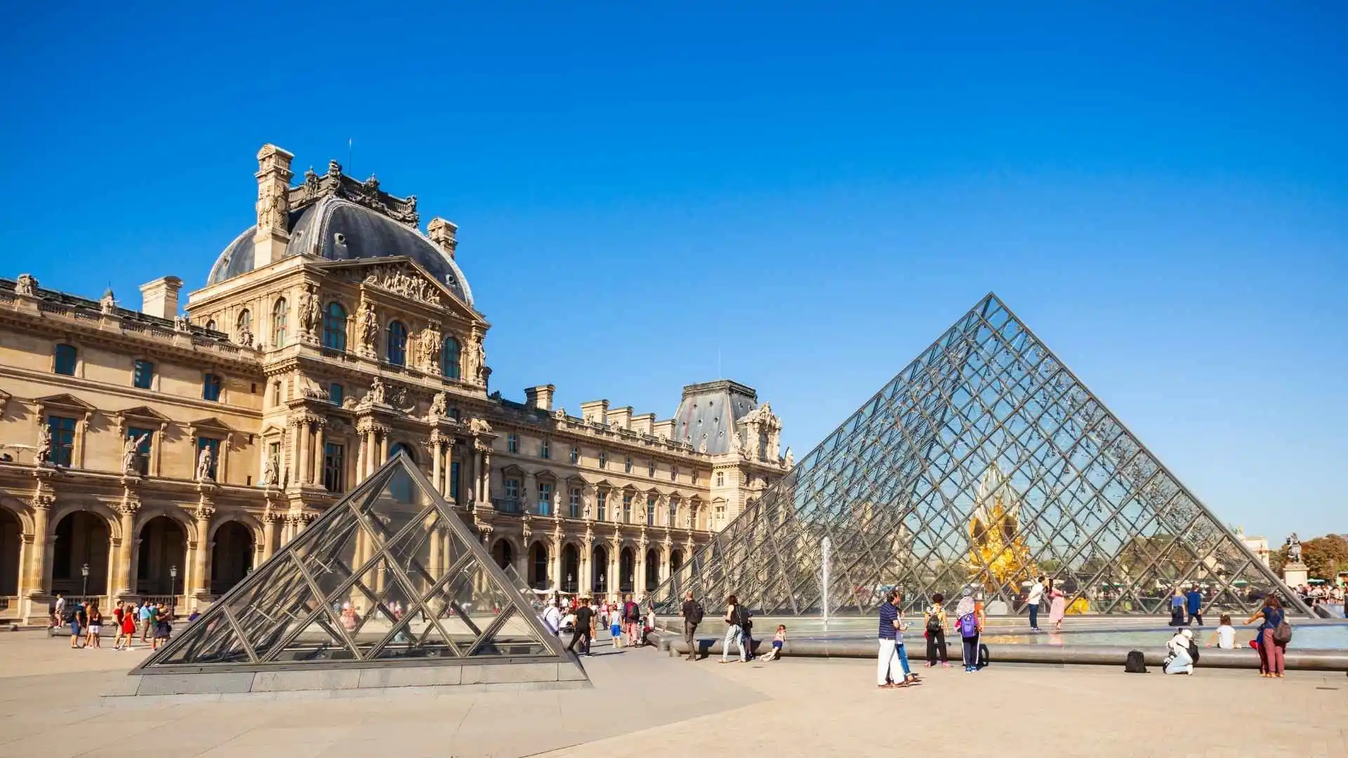 Exploring The Louvre Museum