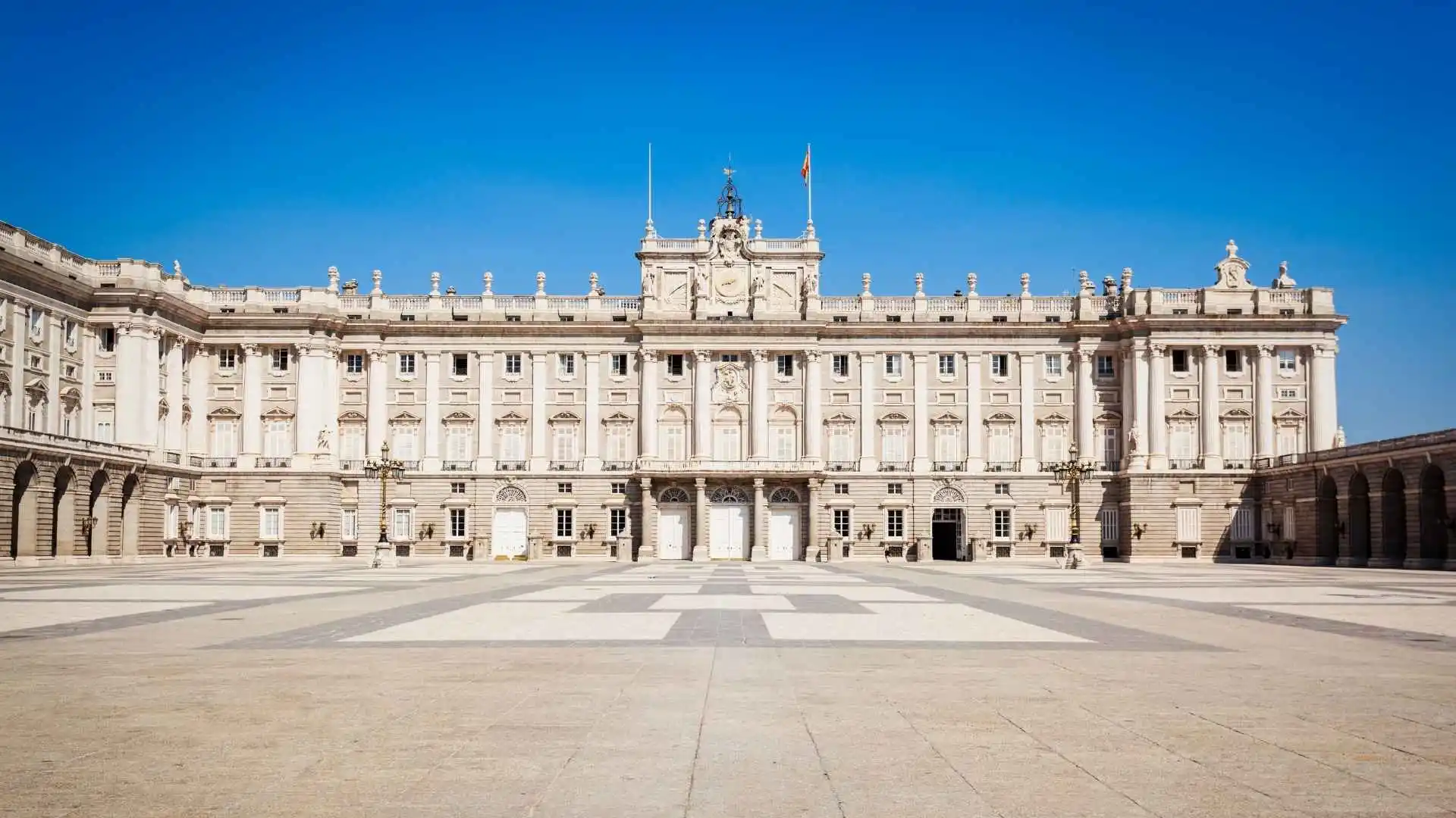 Explore the Royal Palace & Historic Center of Madrid