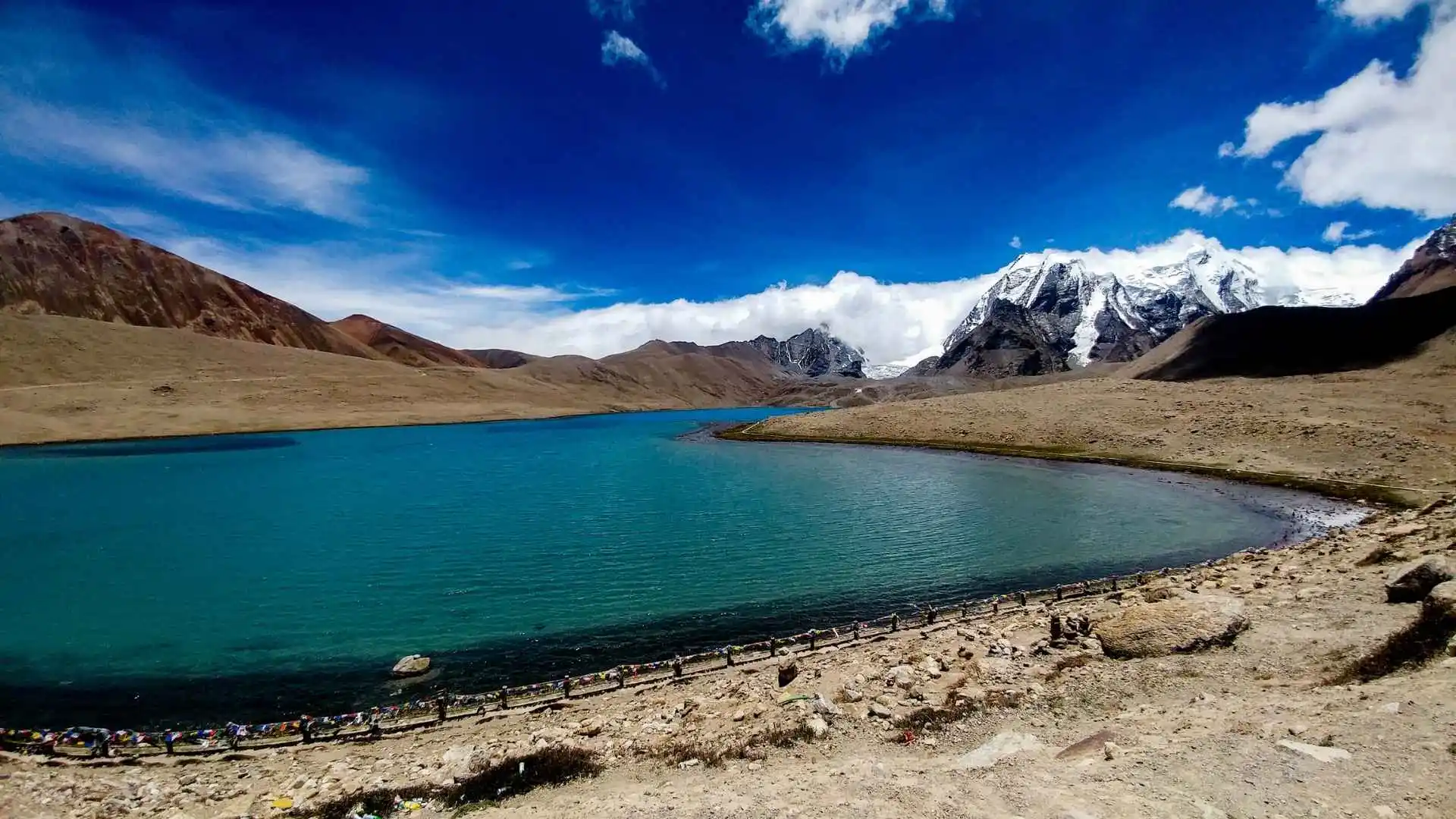 Gurudongmar Lake and Tsomgo Lake, lakes in Gangtok, lakes in Sikkim, famous lakes in India, beautiful lakes in India