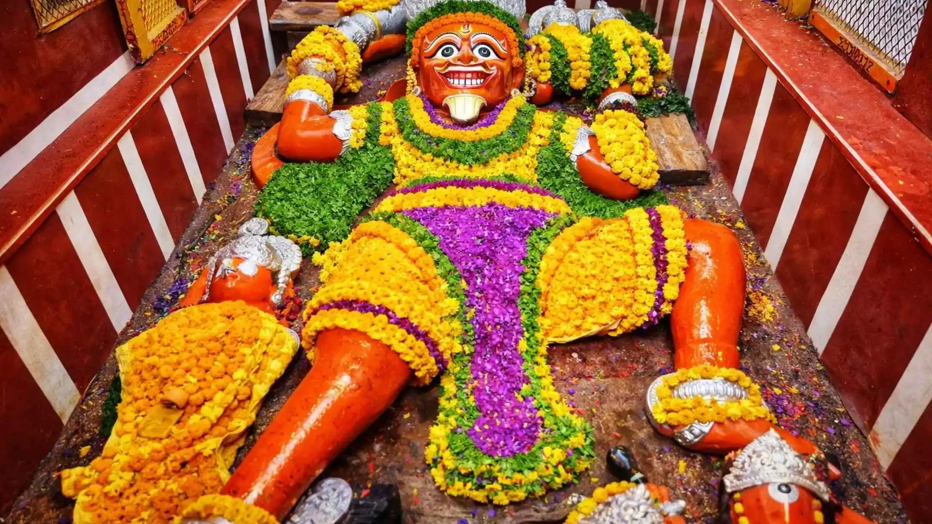 Hanuman Mandir: 20 Foot Long Deity