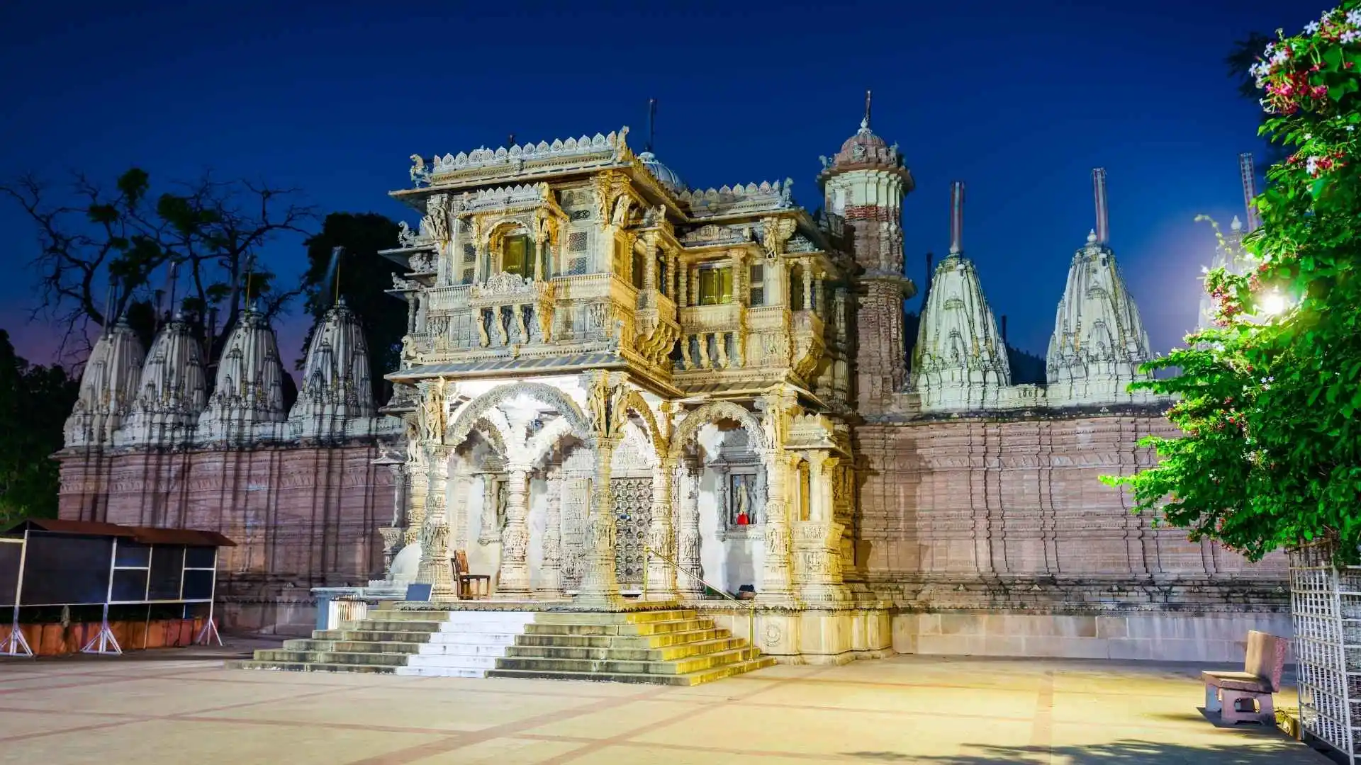 Hutheesing Jain Temple