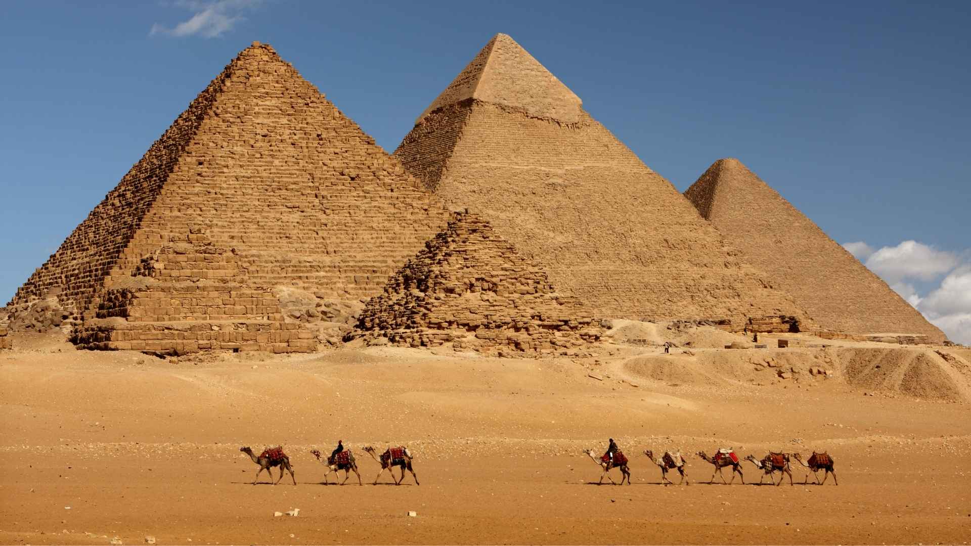 See the Pyramids of Giza Up Close