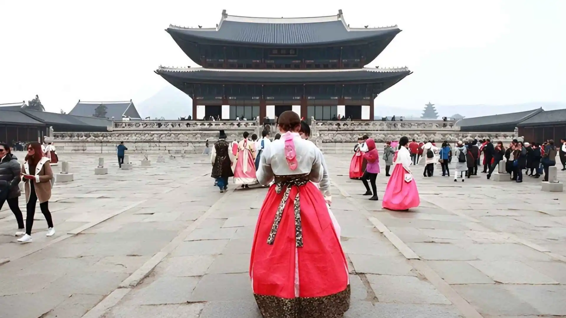 Wear a Hanbok and Explore Gyeongbokung Palace