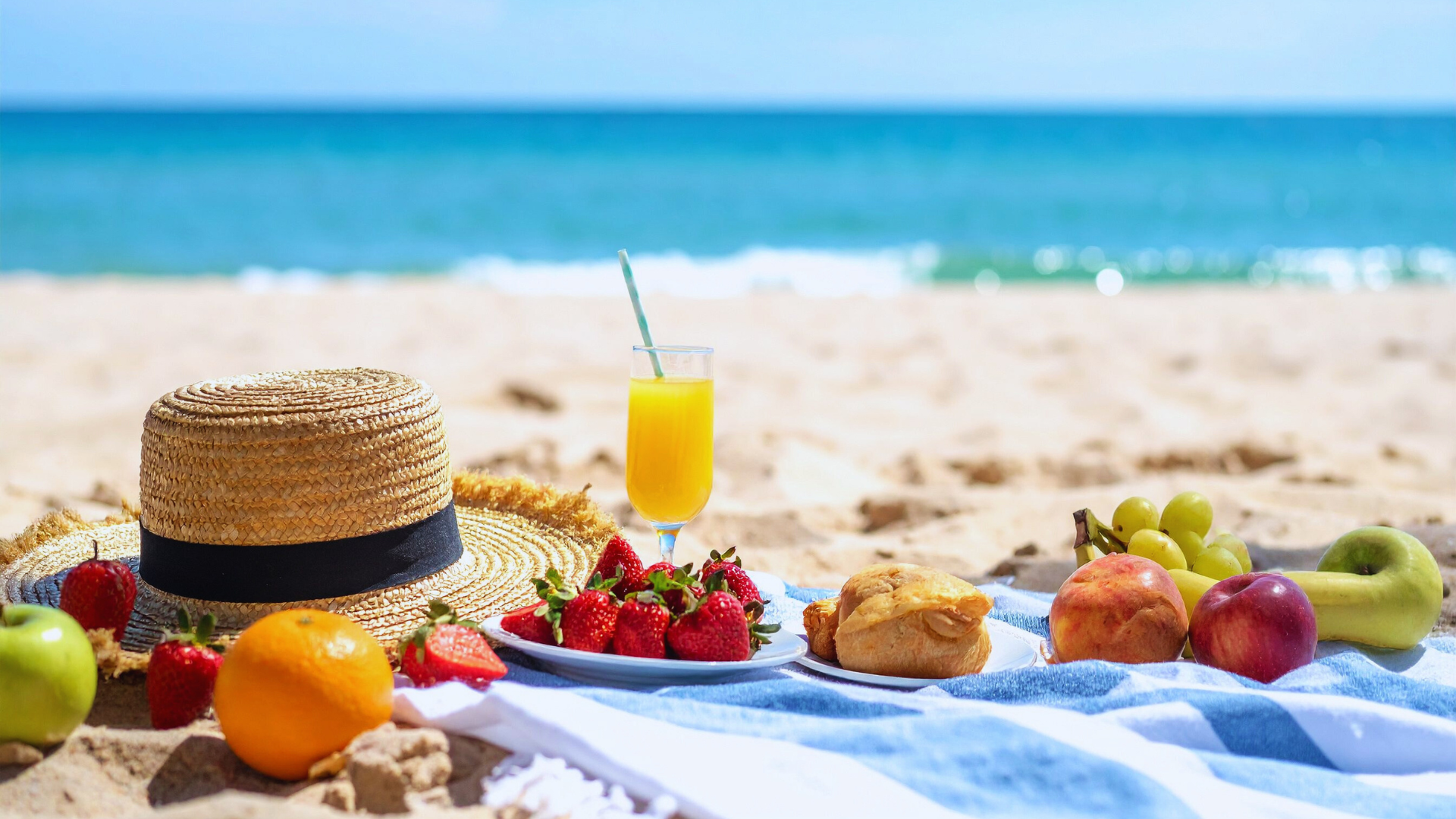 Enjoy a Private Beach Dinner or Sandbank Picnic in Maldives